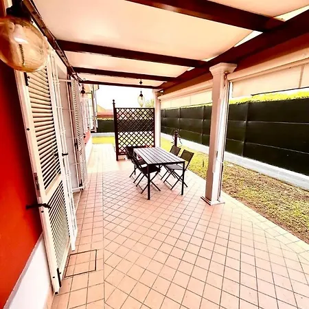 Trilo Adriatico A Due Passi Dal Mare Con Giardino Aria Condizionata E Posto Auto Apartment Marcelli